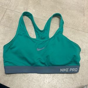 nike pro sports bra